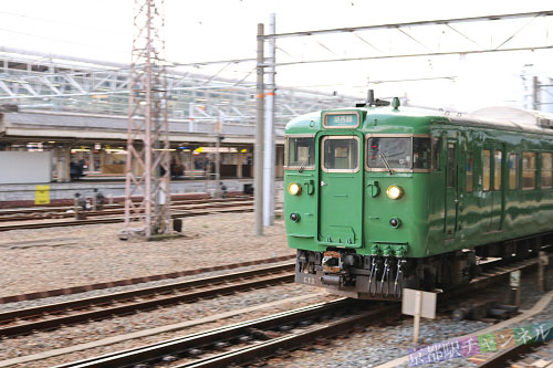 草津方面行の新快速電車