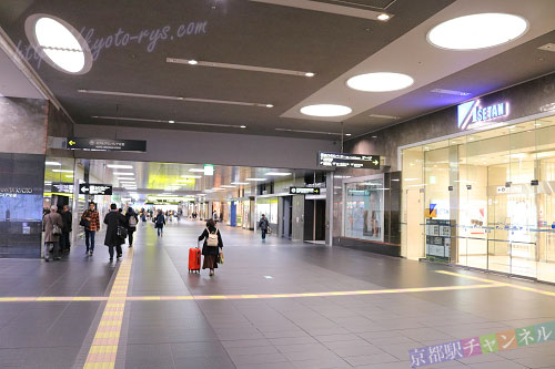 京都駅ビルの南北自由通路