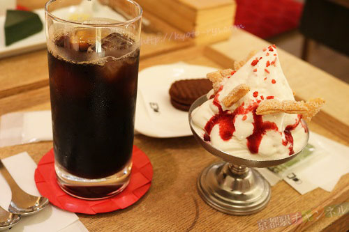 中村藤吉本店のお土産の販売コーナー