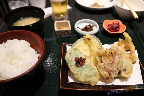 白味噌が入ったお味噌汁