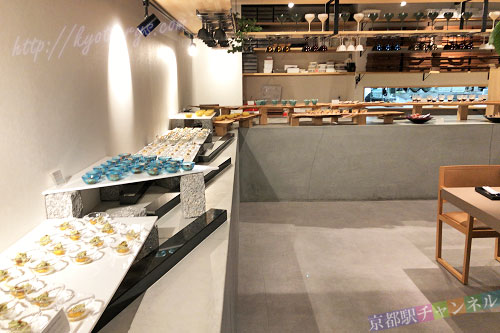 洋食中心のブッフェメニュー