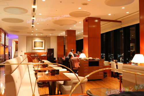 夜のグランヴィアラウンジ