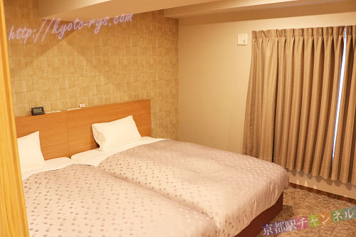 京都プラザホテル京都駅南のデレートツインルームの室内