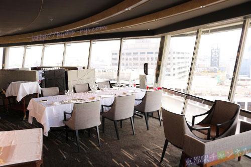 竹のお重に入ったアメニティ