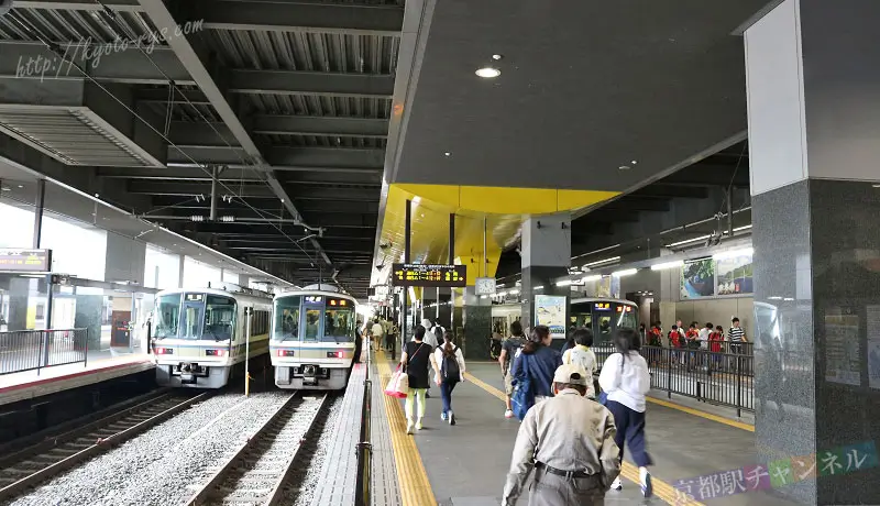 京都駅の33番線ホーム