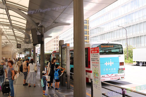 京都バスや京阪バスのCのりば