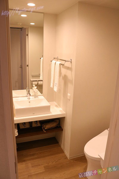 洗面所とトイレ