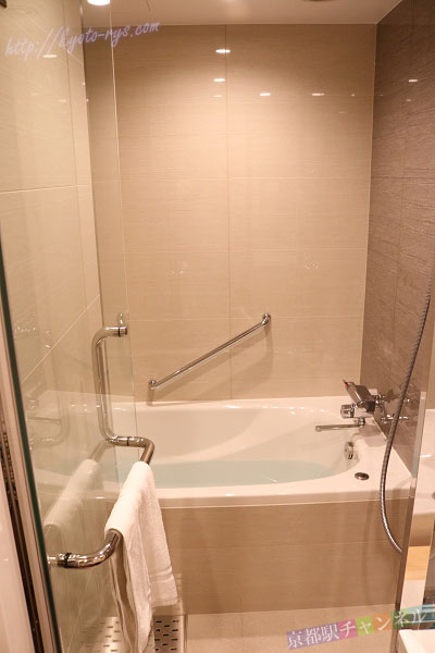 セパレートのバスルーム