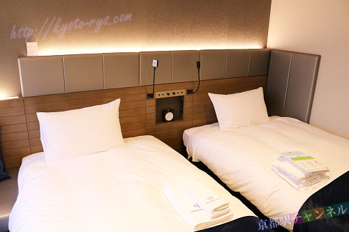 ハリウッドタイプのベッド